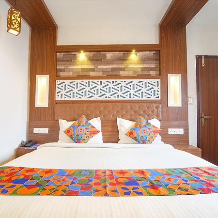 Fabhotel Qube - 800M From Ernakulam Junction South Railway Station Kochi Esterno foto