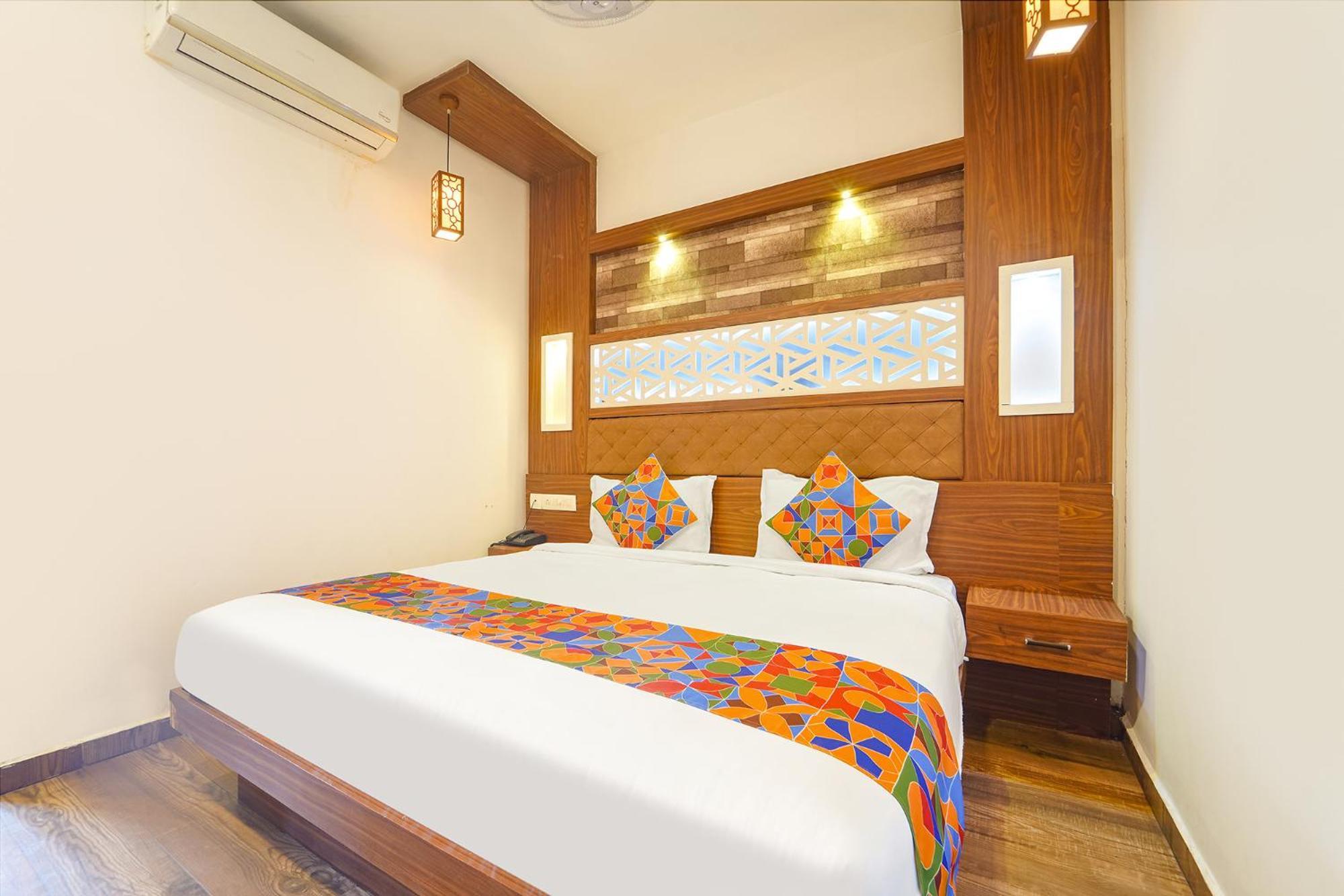 Fabhotel Qube - 800M From Ernakulam Junction South Railway Station Kochi Esterno foto