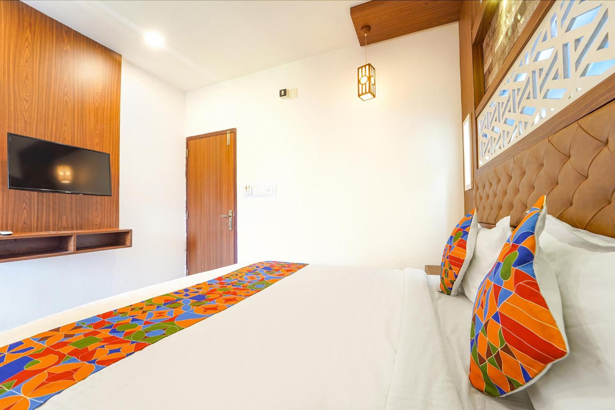 Fabhotel Qube - 800M From Ernakulam Junction South Railway Station Kochi Esterno foto