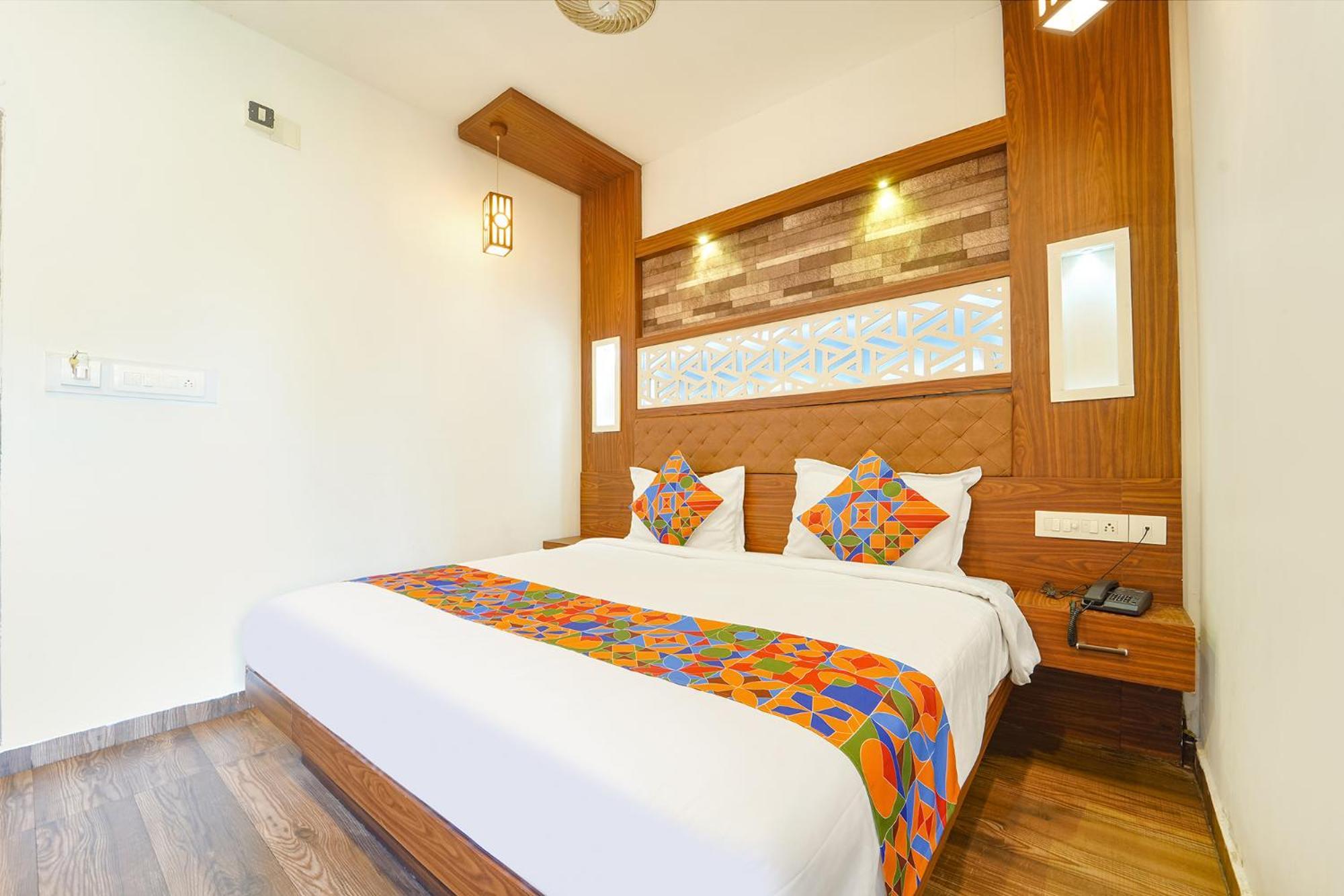 Fabhotel Qube - 800M From Ernakulam Junction South Railway Station Kochi Esterno foto