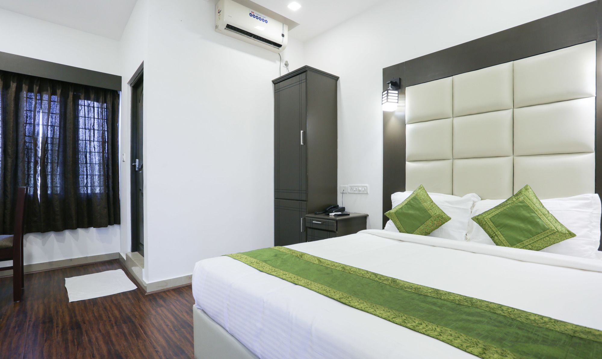 Fabhotel Qube - 800M From Ernakulam Junction South Railway Station Kochi Esterno foto